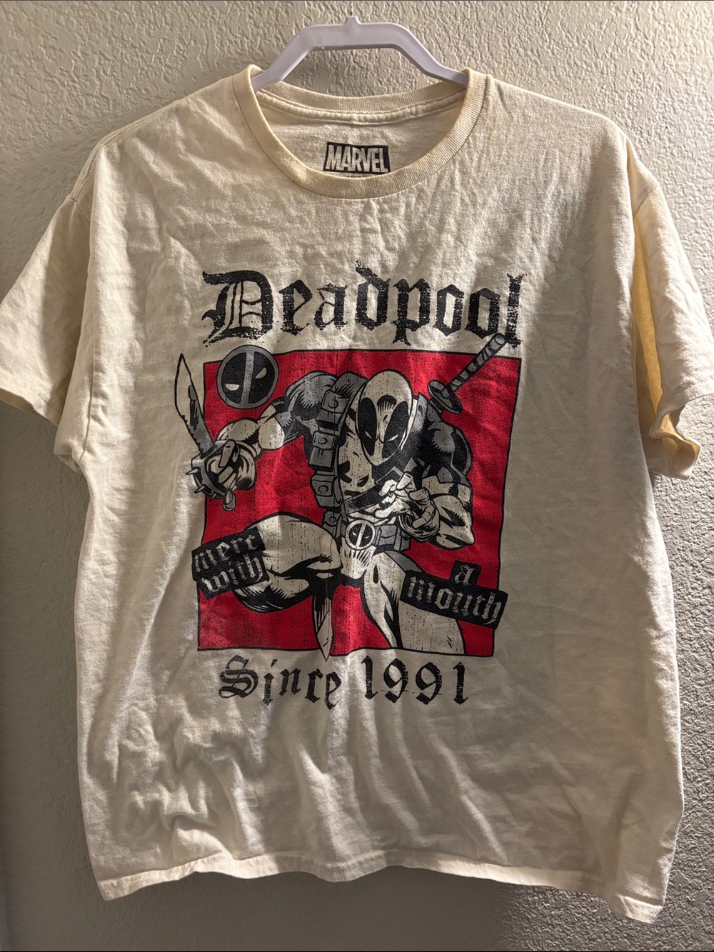 Marvel Deadpool Short Sleeve Tee - Cream, Red, Black
